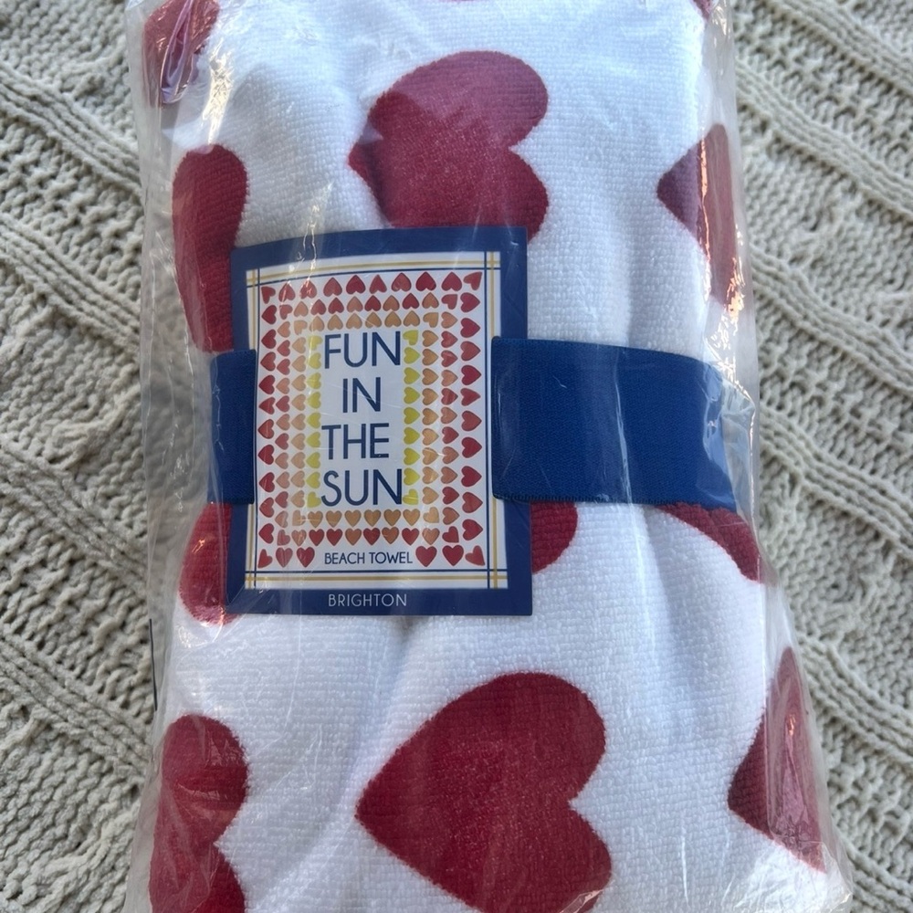 Brighton White ombré Towel with Red Hearts